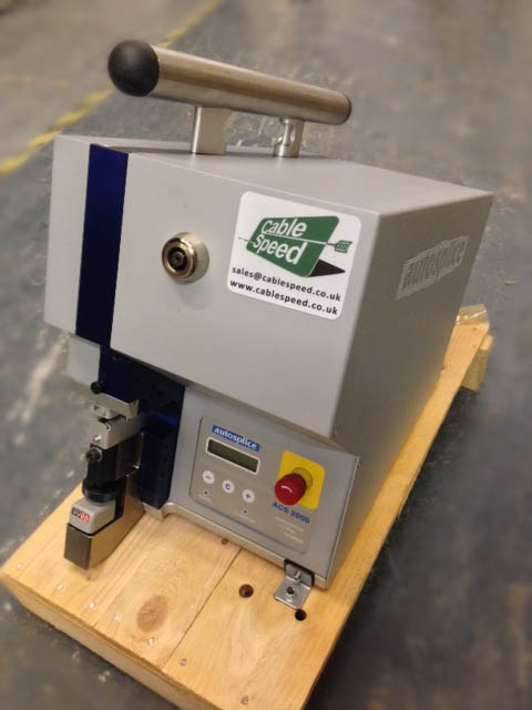 Semi-automatic splicing machine